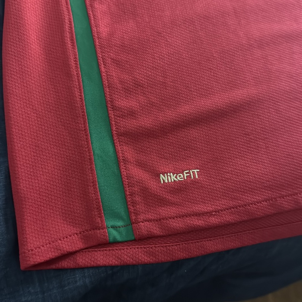 Portugal 🇵🇹 #7 Cristiano Ronaldo Euro 2008 Home Nike Jersey with badges! - Picture 9 of 12